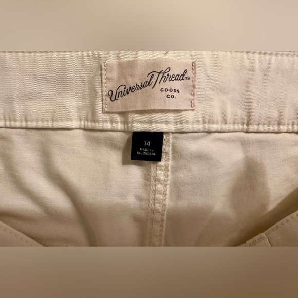 Universal Thread Women's White Jeans - Picture 6 of 10